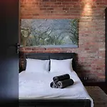 Industrial 1 Bedroom Apartment In The City Bowl